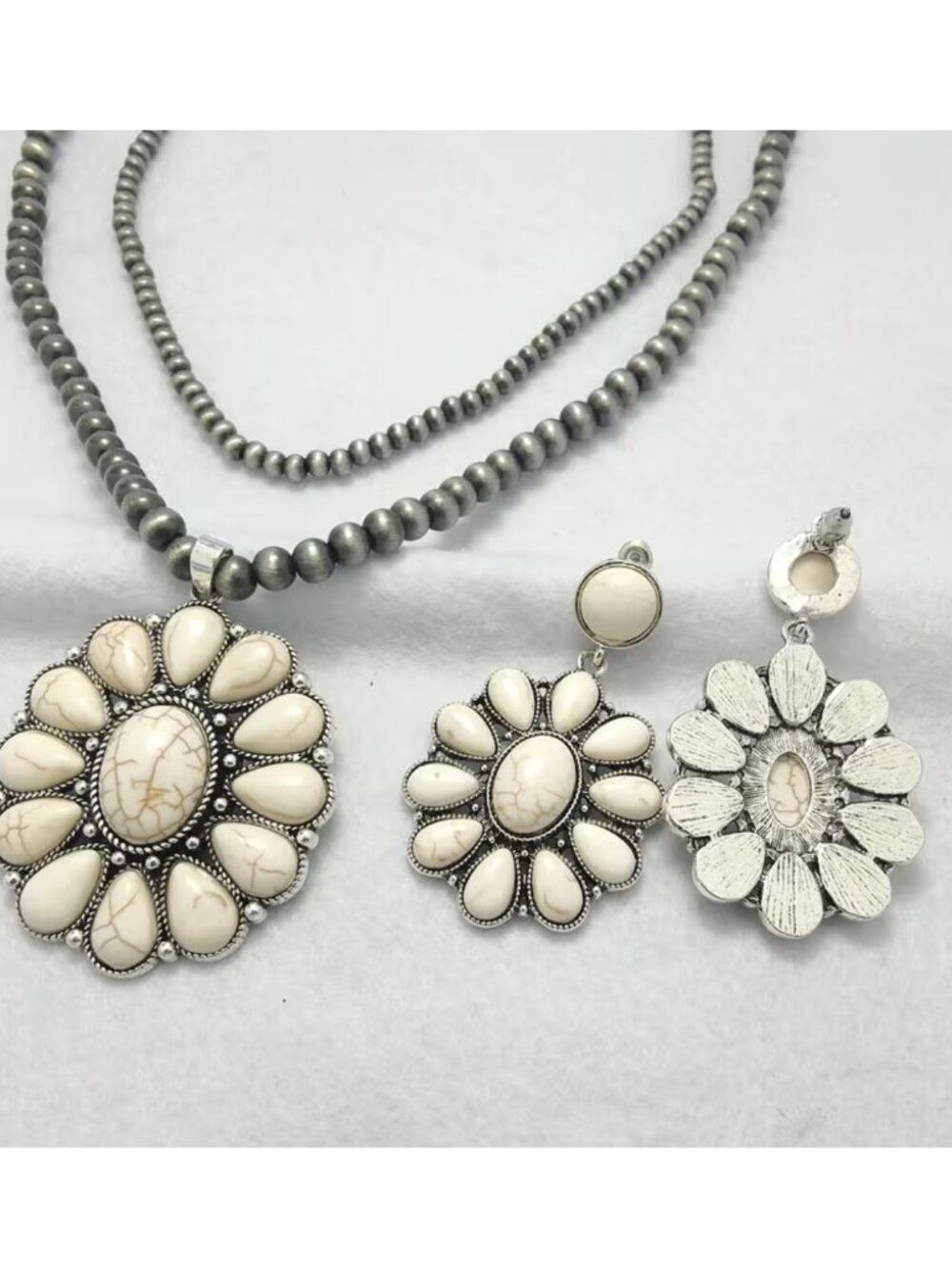 NWT Western Blossom Squash Ivory Faux Turquoise Burnished Steel Color Beads - Picture 4 of 4